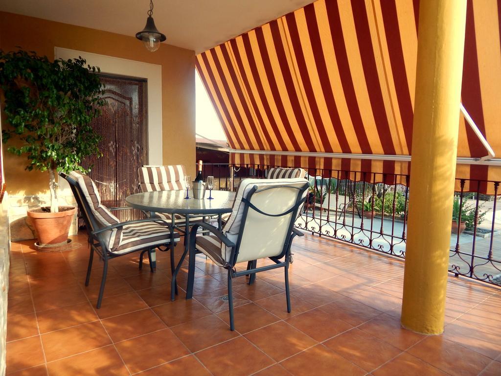 Villa María - Pista de Padel y Piscina Baena Quarto foto